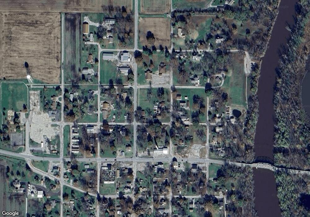 2113 N 2nd St, Mascoutah, IL 62258 - photo 1