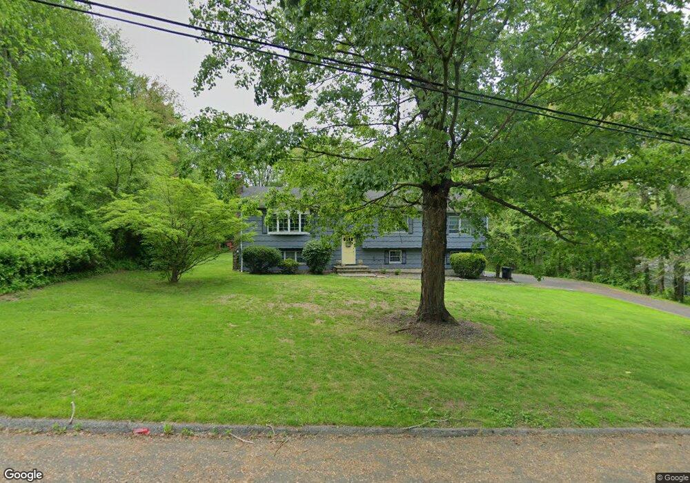15 Longmeadow Rd, Trumbull, CT 06611 - photo 1