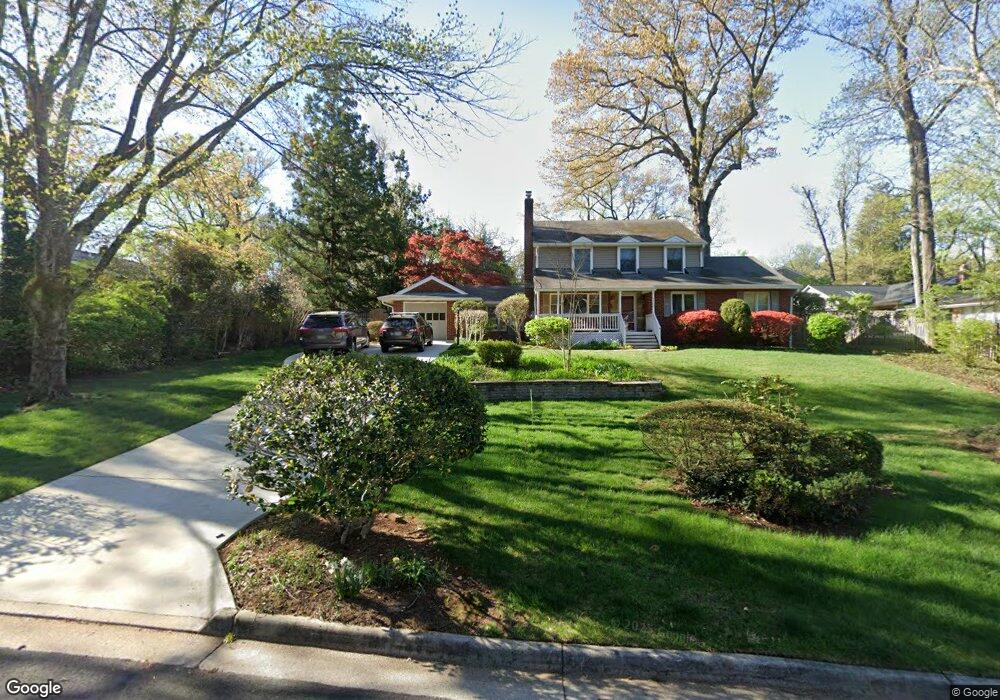 1111 Lyndale Dr, Alexandria, VA 22308 - photo 1