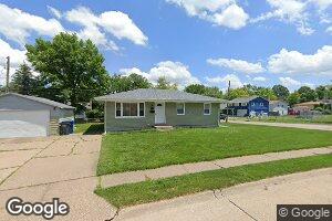 2905 N Pine St, Davenport, IA 52804