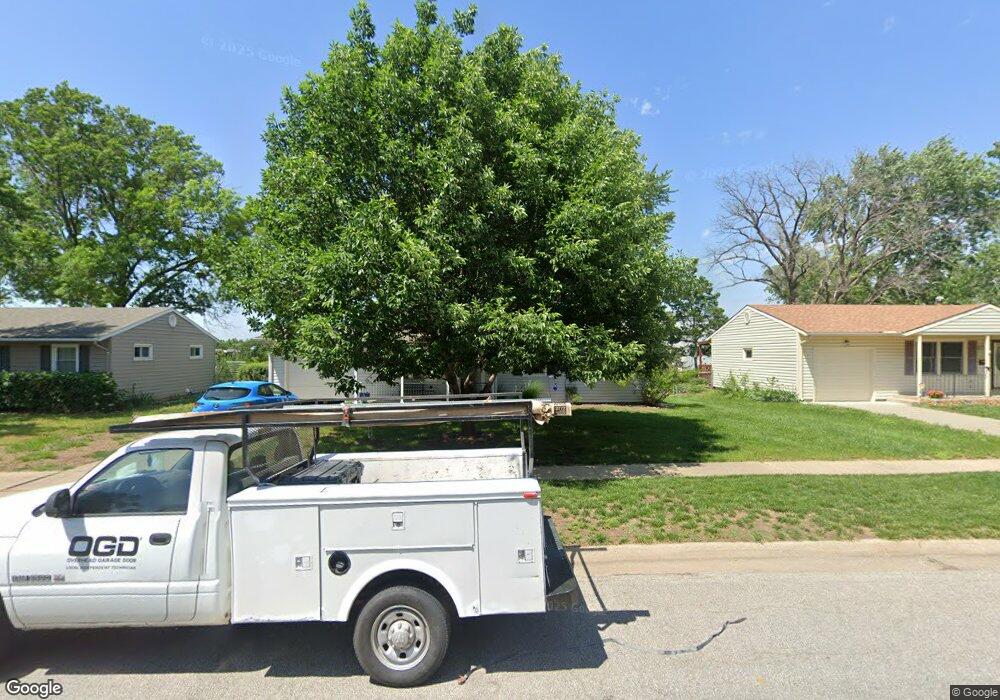 5324 SW 31st St, Topeka, KS 66614 - photo 1