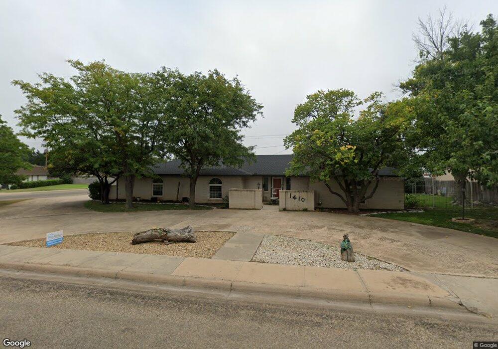 1410 NE 2nd St, Dumas, TX 79029 - photo 1