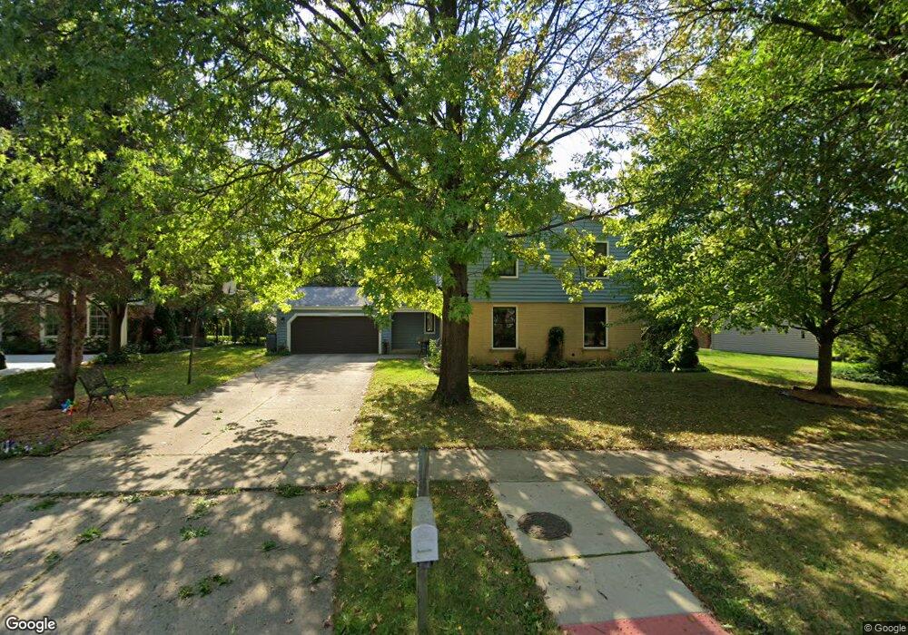 1542 Apache Dr, Naperville, IL 60563 - photo 1