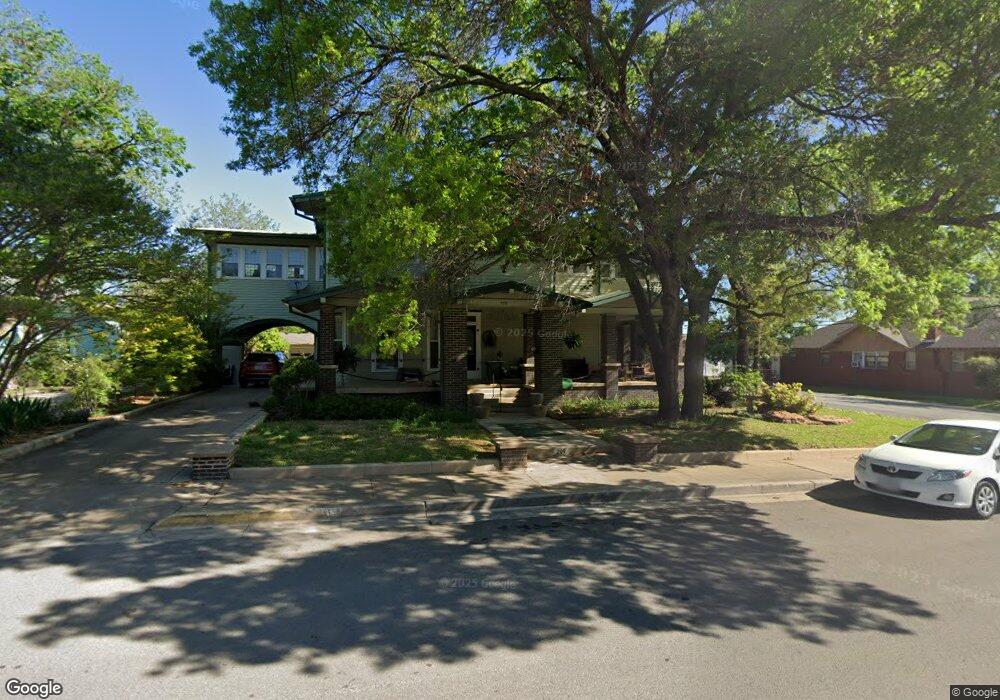 209 E Oak St, Weatherford, TX 76086 - photo 1