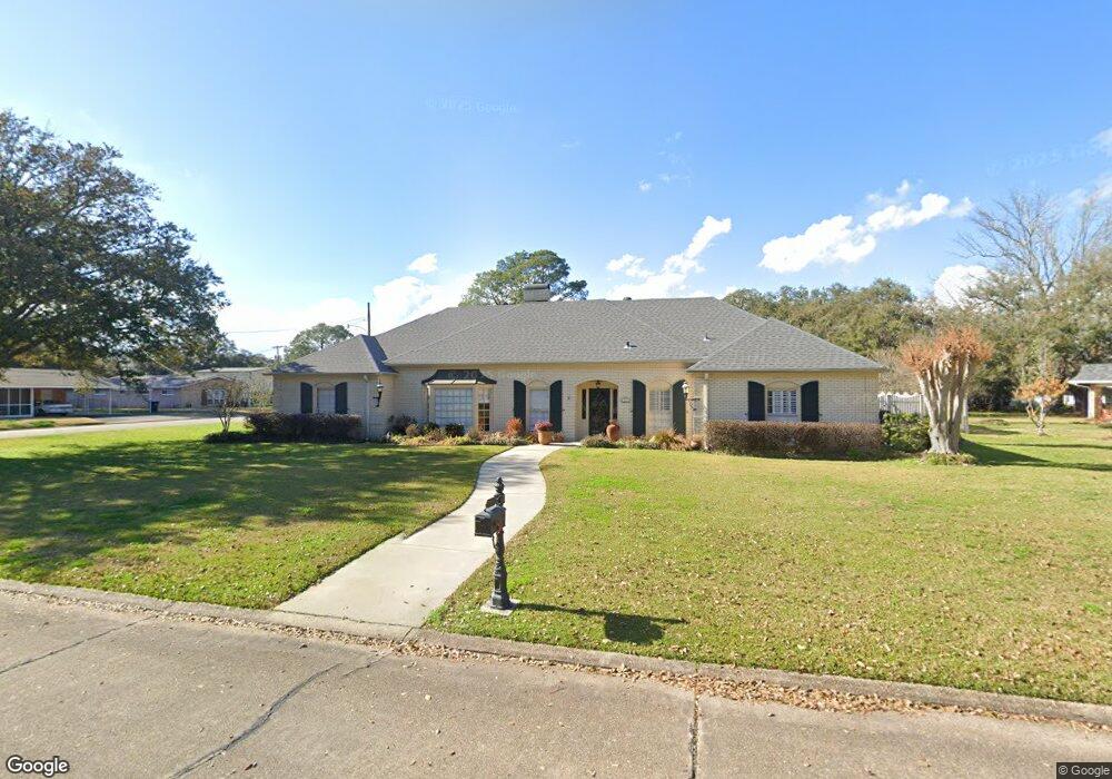 370 Hilltop Cir, New Iberia, LA 70563 - photo 1