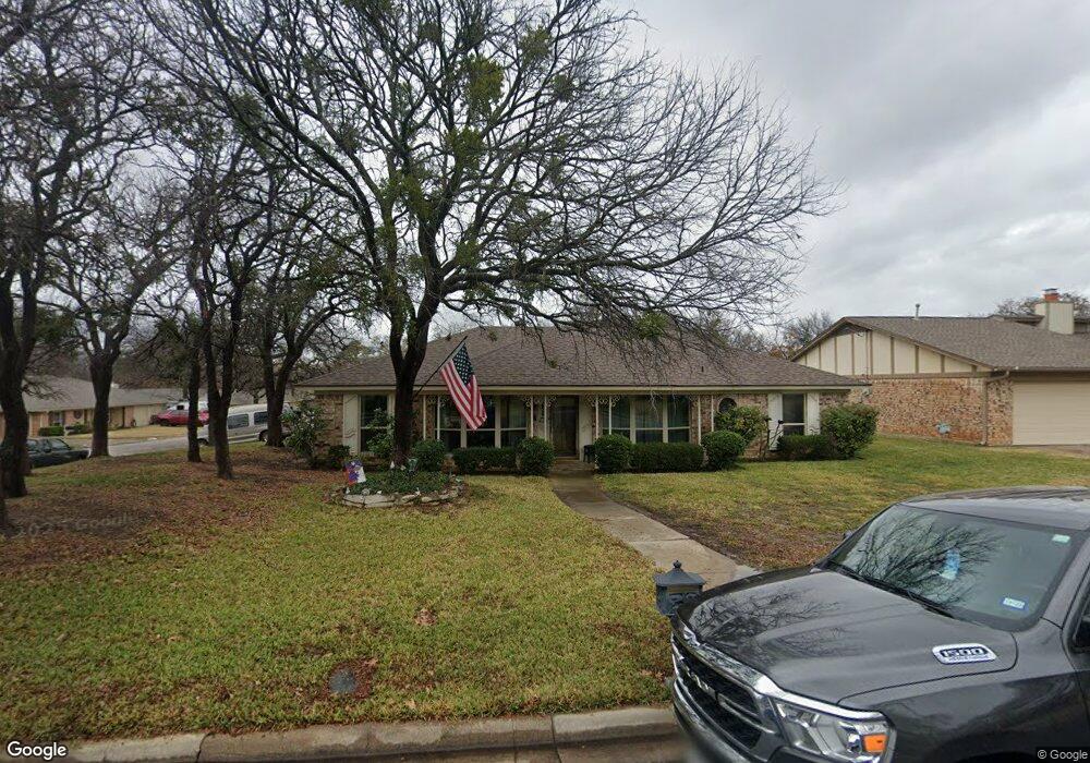 424 Fairhaven Dr, Hurst, TX 76054 - photo 1