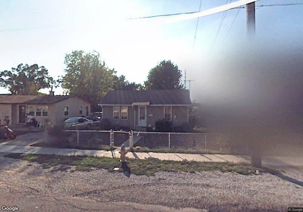 402 N Mapleton St, Columbus, IN 47201 - photo 1