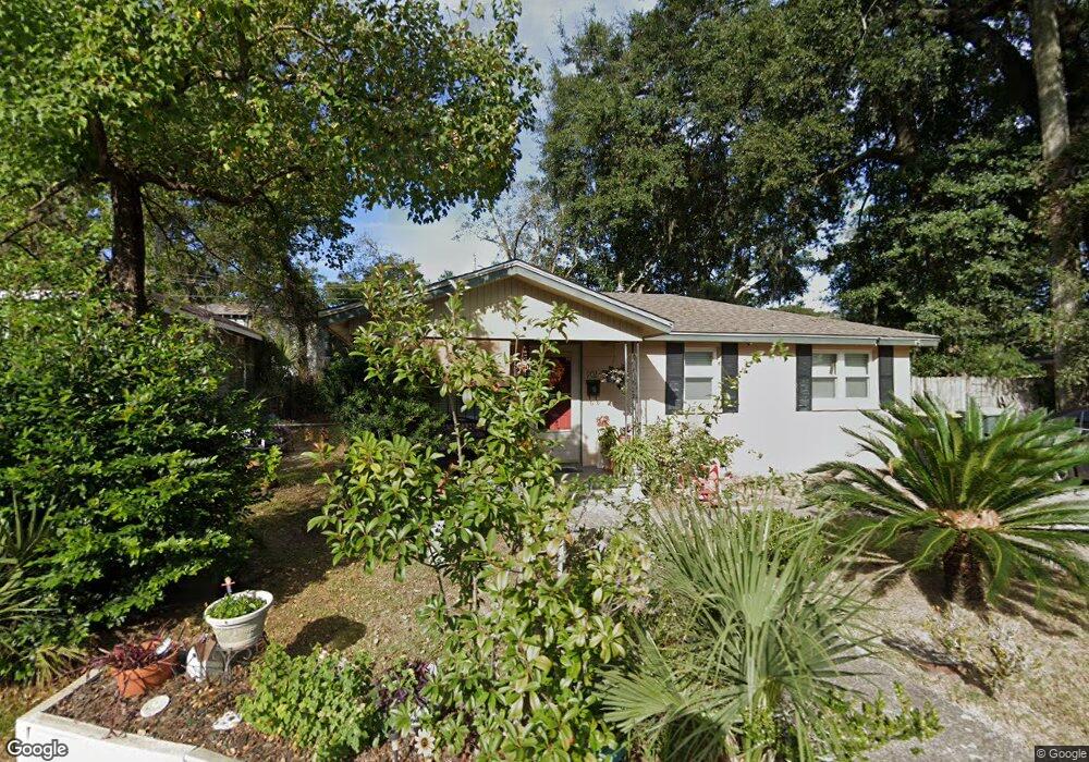 902 Moray St, Savannah, GA 31415 - photo 1