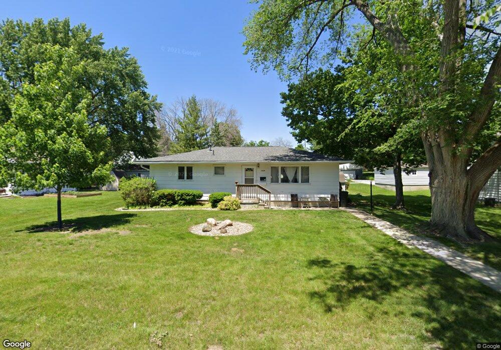 1409 W 3rd St, Cedar Falls, IA 50613 - photo 1