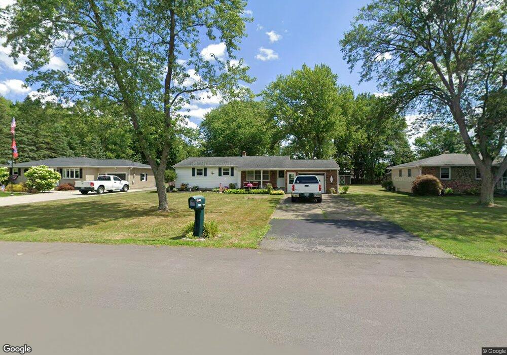 7211 Graydon Dr, North Tonawanda, NY 14120 - photo 1