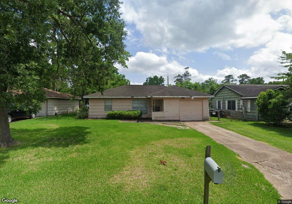 7224 Lakewood Dr, Houston, TX 77016 - photo 1