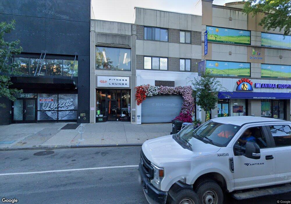 3079 Steinway St, Long Island City, NY 11103 - photo 1