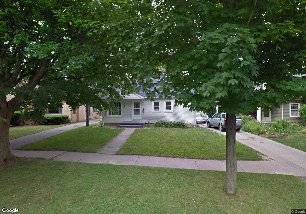 1321 S Genesee Dr, Lansing, MI 48915 - photo 1