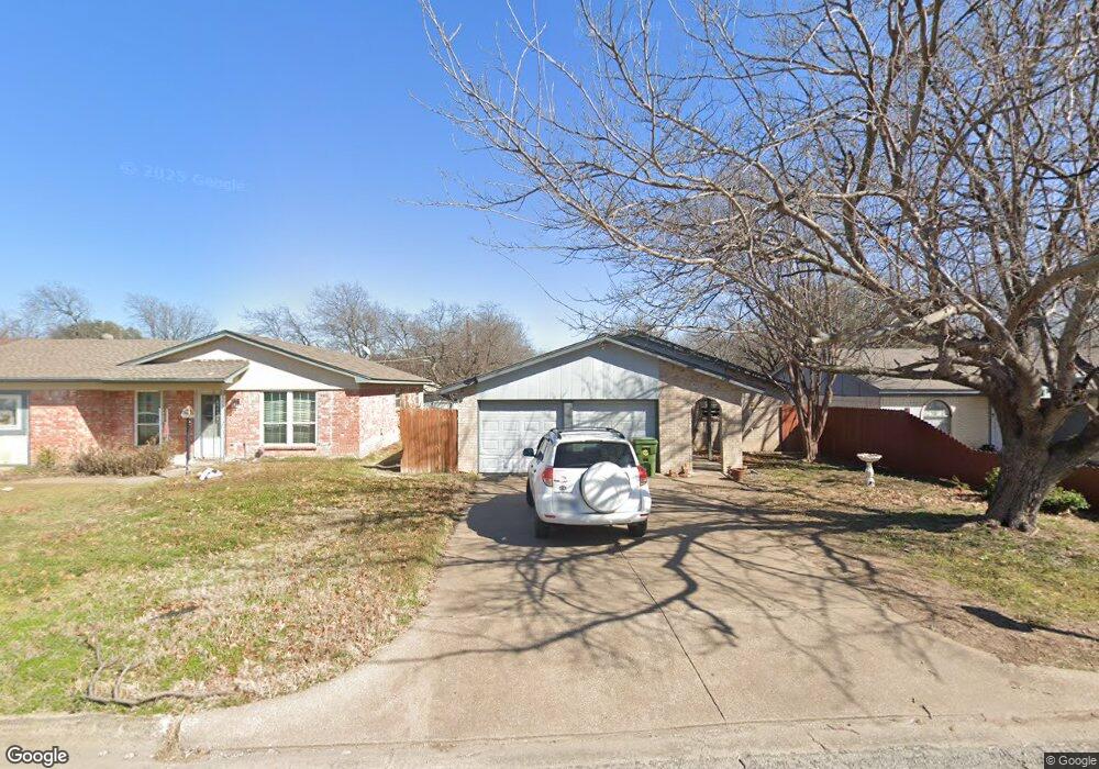 608 Hallvale Dr, Fort Worth, TX 76108 - photo 1