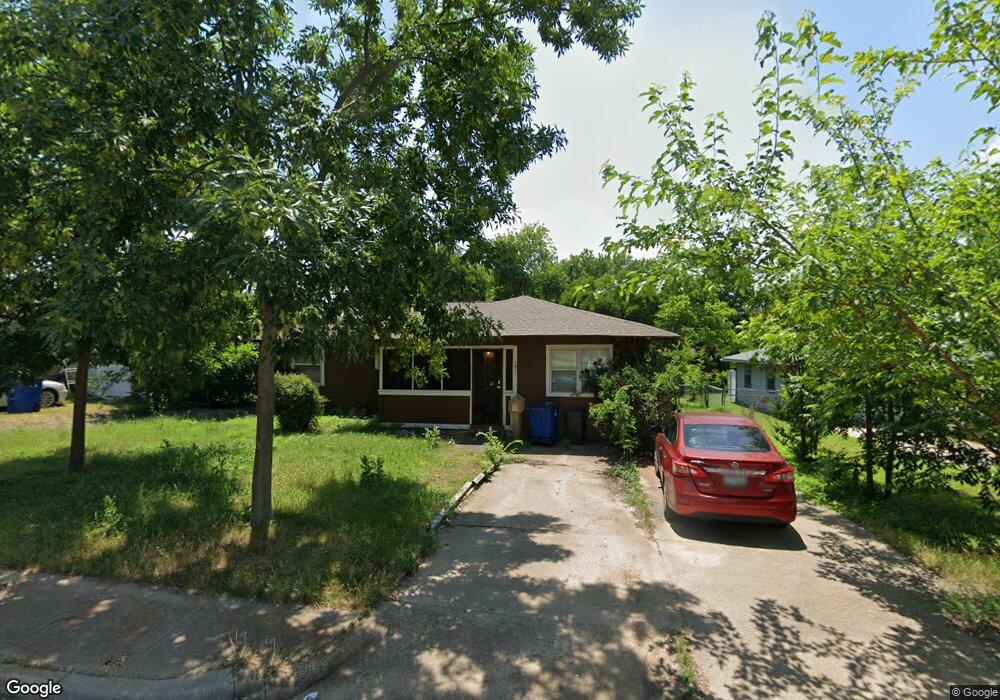 1411 N Clay St, Ennis, TX 75119 - photo 1