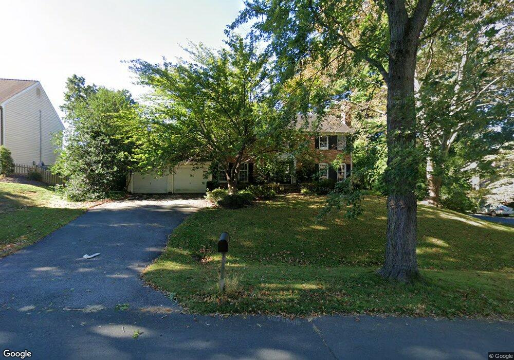 9228 Copenhaver Dr, Potomac, MD 20854 - photo 1