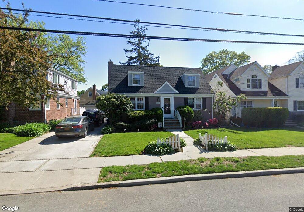 125 Woods Ave, Malverne, NY 11565 - photo 1