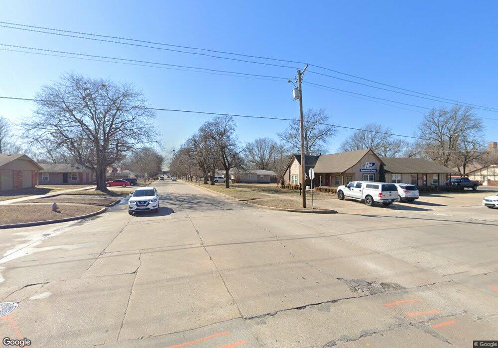 2000 Lake, Claremore, OK 74018 - photo 1