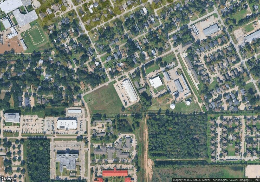 647 James St, Tomball, TX 77375 - photo 1