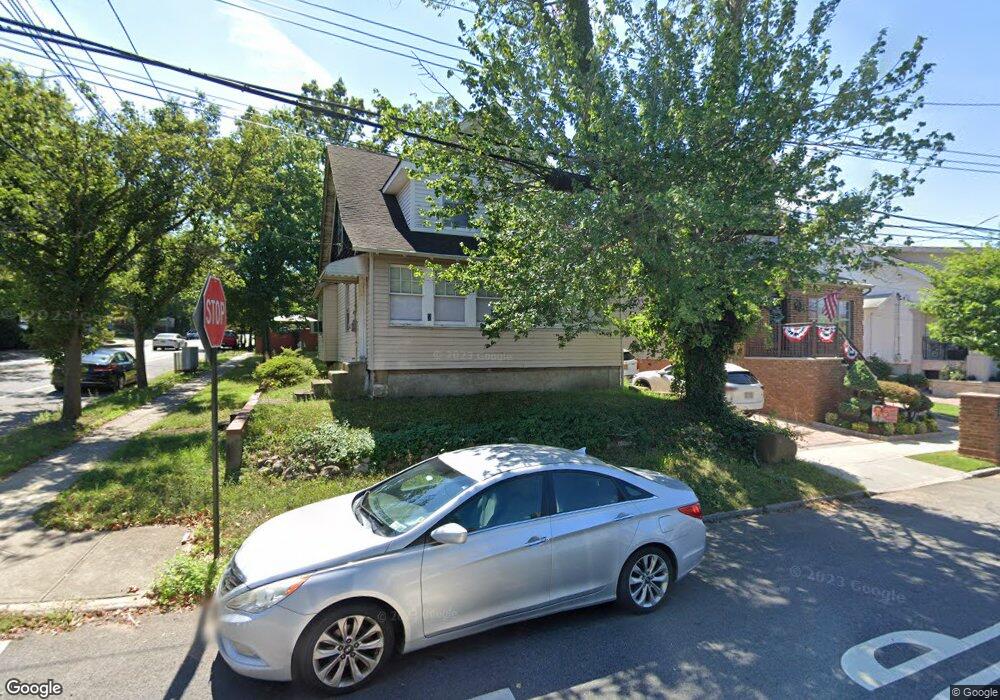 2 Center St, Staten Island, NY 10306 - photo 1