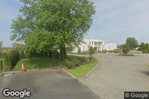 18 Foxwood Rd, Great Neck, NY 11024