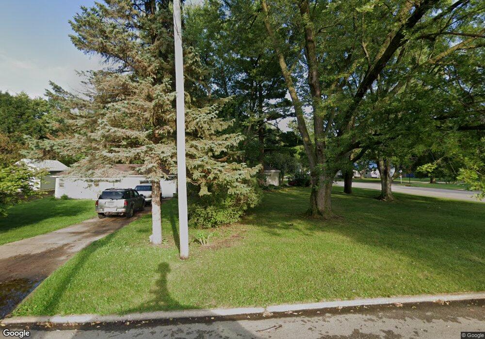 201 20th St NW, Cedar Rapids, IA 52405 - photo 1