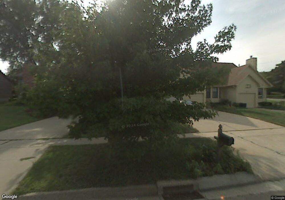 3635 SW Eveningside Dr, Topeka, KS 66614 - photo 1