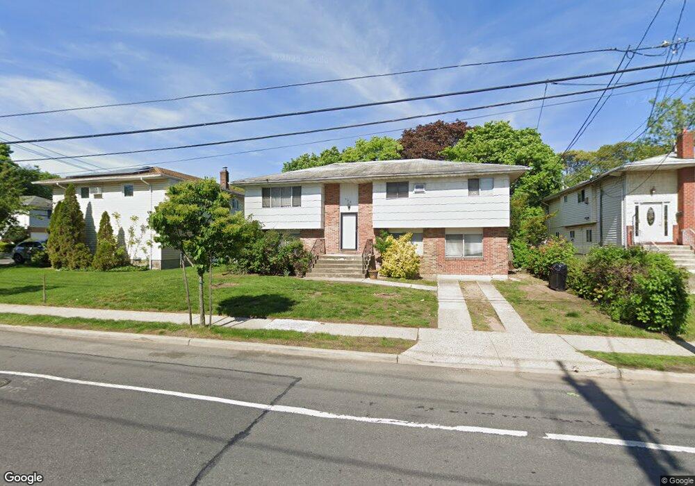 852 Woodfield Rd, West Hempstead, NY 11552 - photo 1