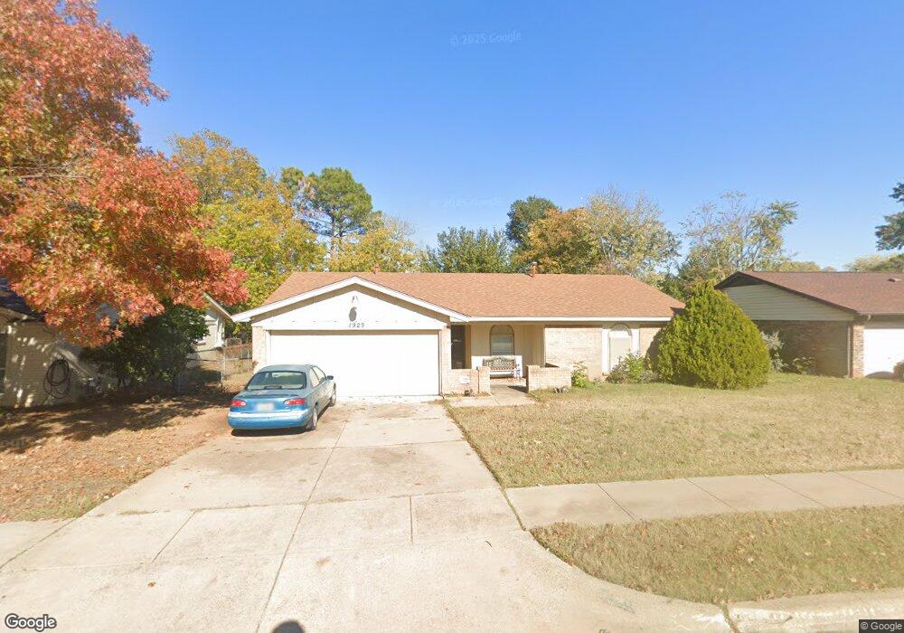 1929 Memphis Dr, Bedford, TX 76022 - photo 1