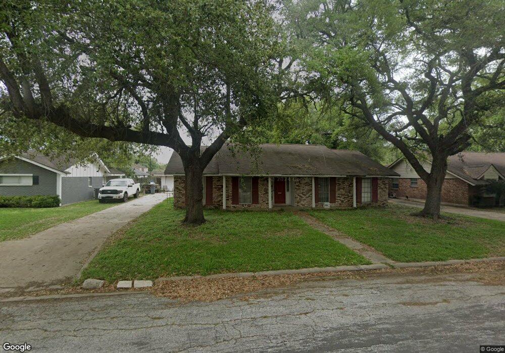 2725 Encino Ave, Bay City, TX 77414 - photo 1