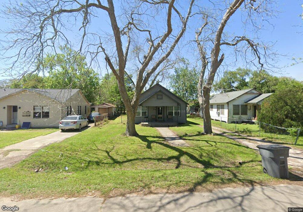 1104 Avenue I, Bay City, TX 77414 - photo 1