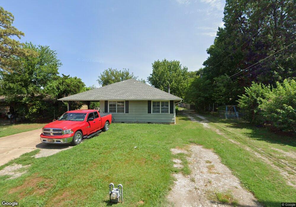 202 W 10th St, Claremore, OK 74017 - photo 1