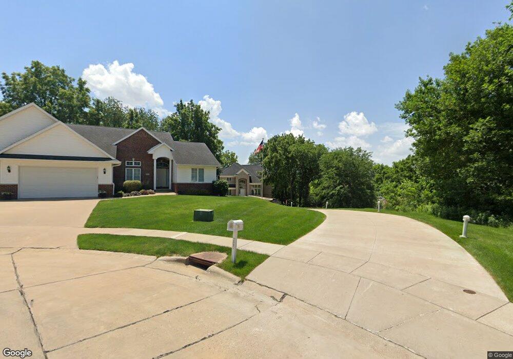 205 McKinsie Ct NE, Cedar Rapids, IA 52402 - photo 1