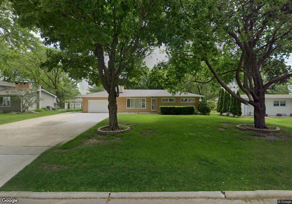 4212 Crestview Dr, Cedar Falls, IA 50613 - photo 1