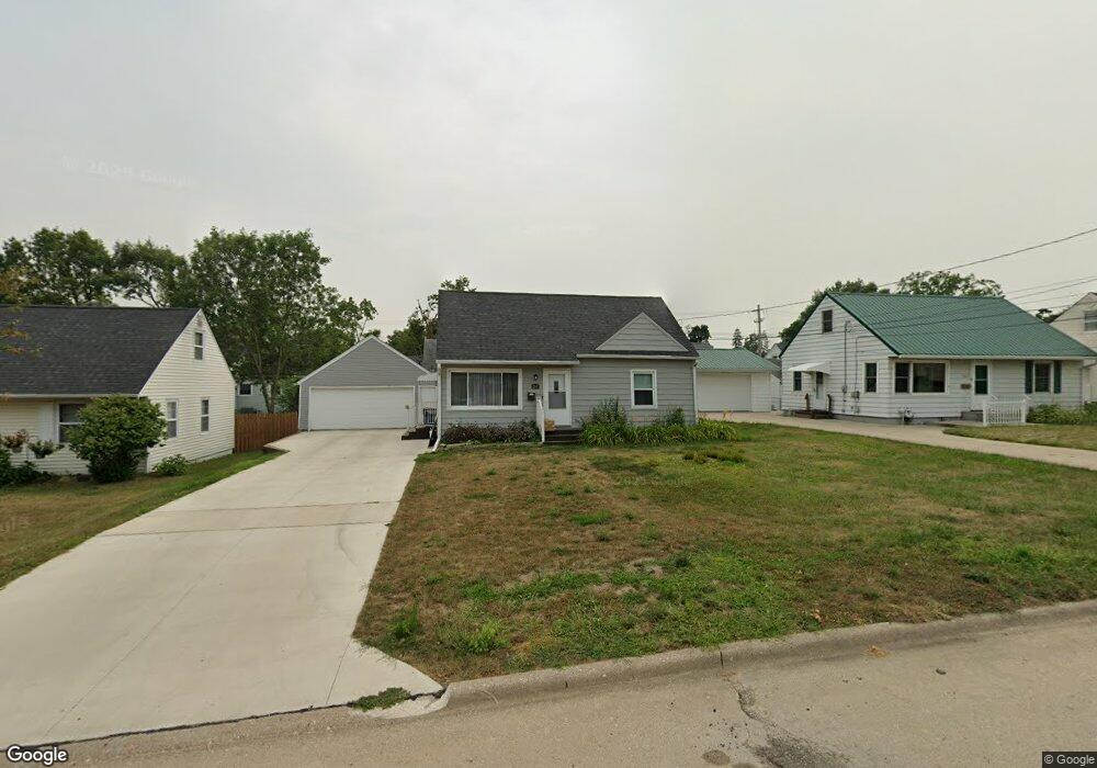 261 22nd Ave SW, Cedar Rapids, IA 52404 - photo 1