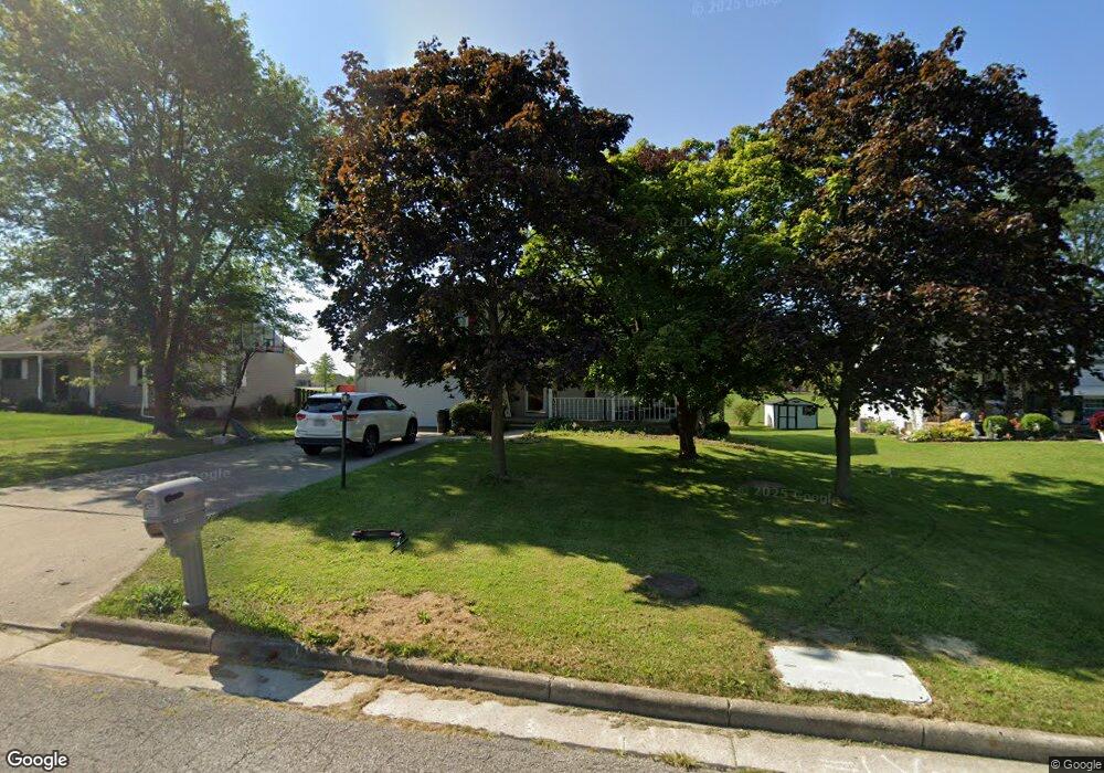 1423 Oakridge Dr, Bucyrus, OH 44820 - photo 1