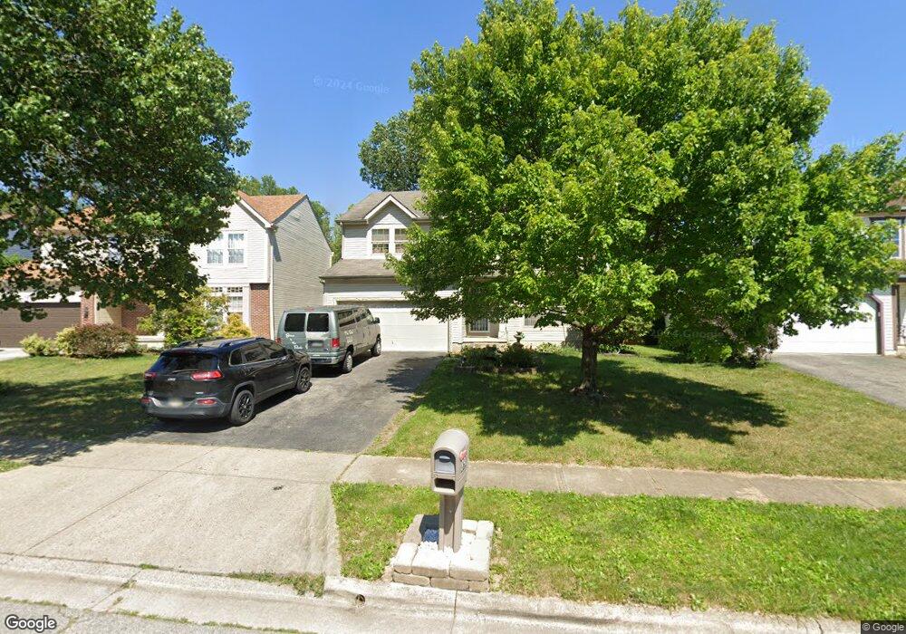 890 Harbinger Cir E, Columbus, OH 43213 - photo 1