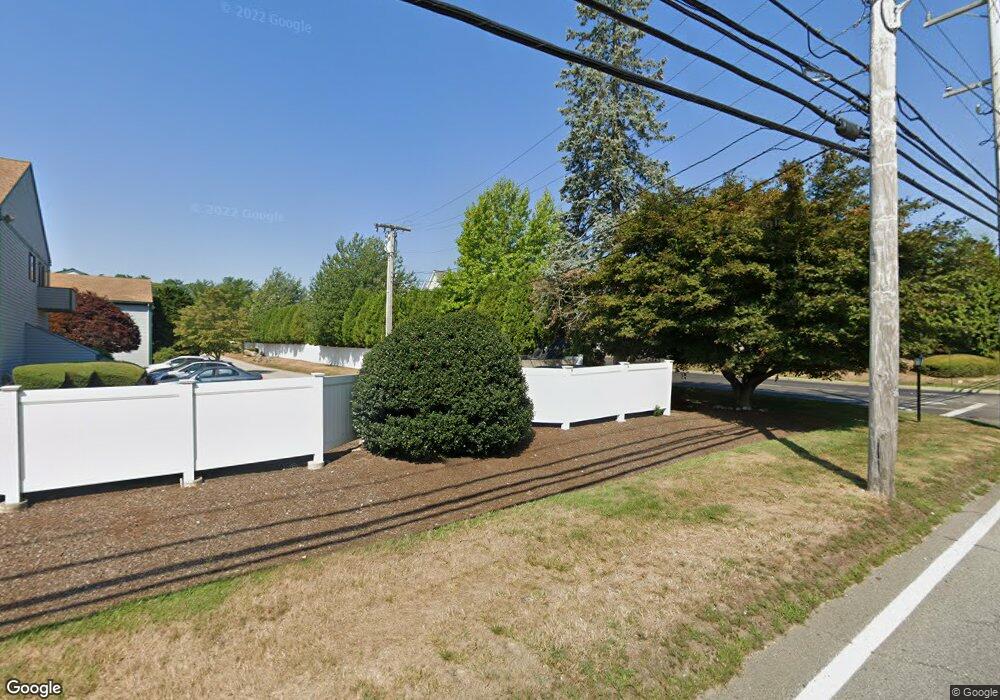 663 Metacom Ave unit 1, Bristol, RI 02809 - photo 1