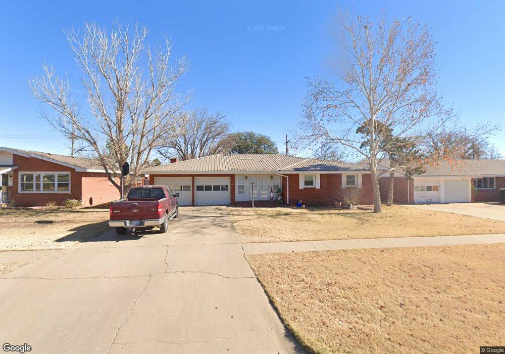 1204 Ennis St, Plainview, TX 79072 - photo 1