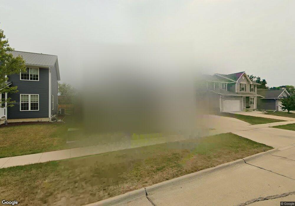 1913 Probst Ct SW, Cedar Rapids, IA 52404 - photo 1