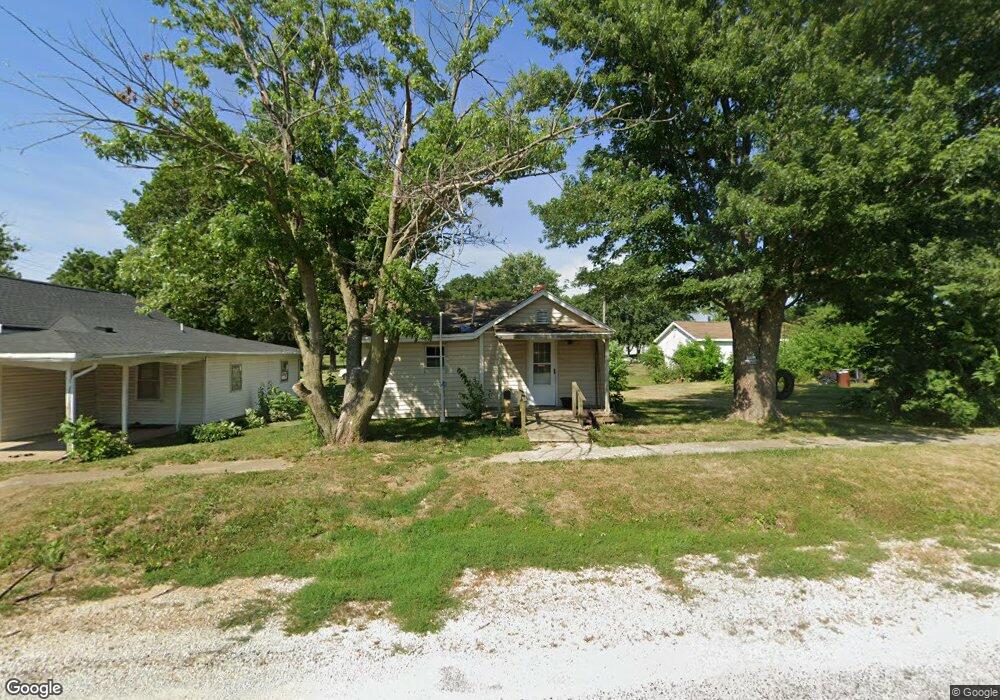 461 W Springfield St, Virginia, IL 62691 - photo 1