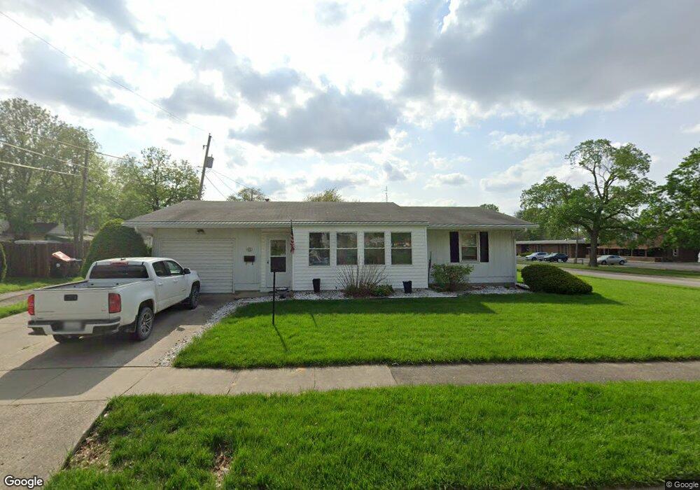 405 S Maple St, Lincoln, IL 62656 - photo 1