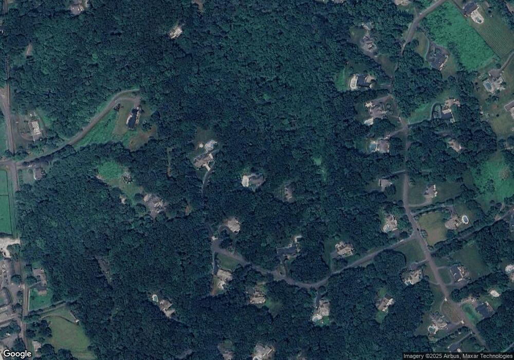 10 Arthurs Ct, Newtown, CT 06470 - photo 1