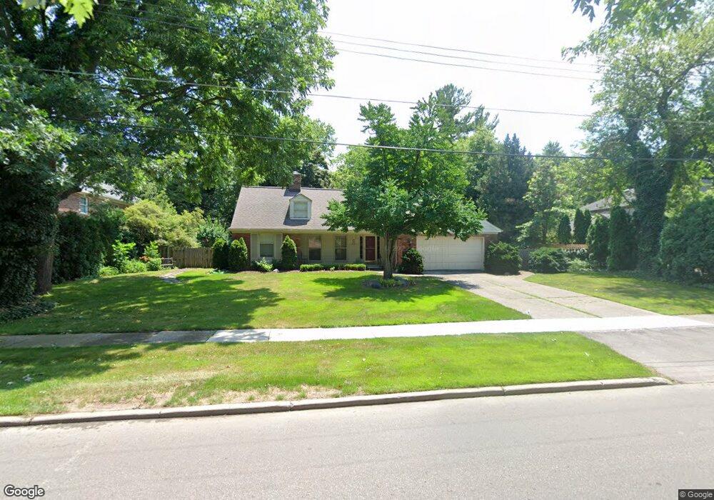 282 Charlevoix Ave, Grosse Pointe Farms, MI 48236 - photo 1