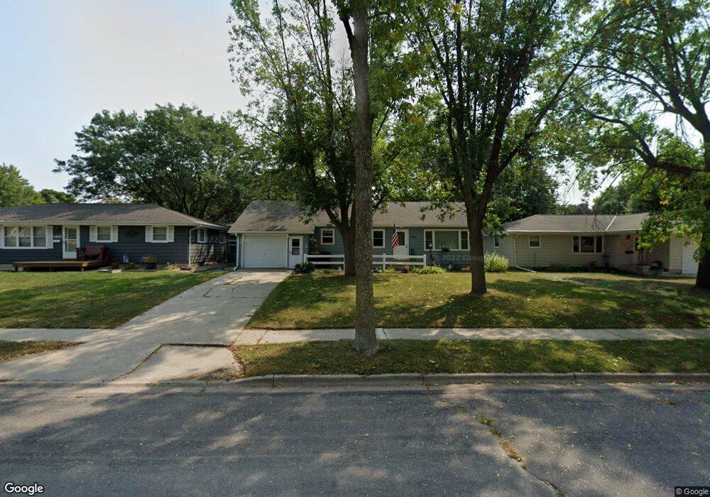 1417 Heinenhill St, New Ulm, MN 56073 - photo 1