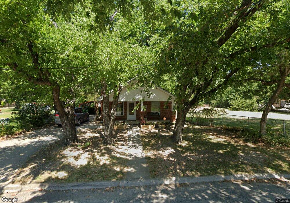 1114 S Howeth St, Gainesville, TX 76240 - photo 1