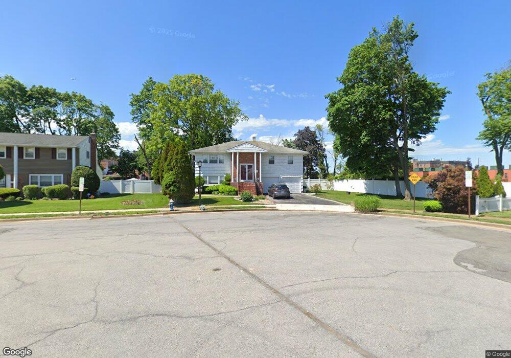 3 Rundle Ct, Hempstead, NY 11550 - photo 1