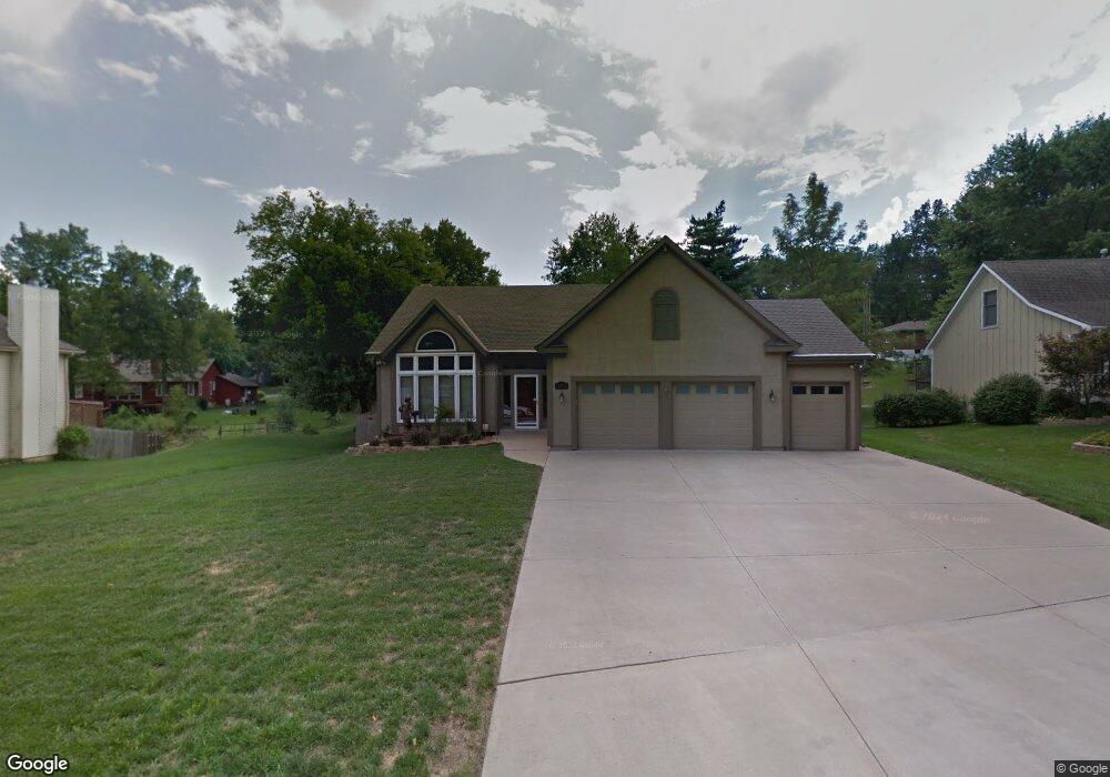 10701 W 50th St, Shawnee, KS 66203 - photo 1
