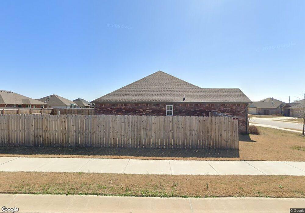 914 Jameson St, Tontitown, AR 72762 - photo 1