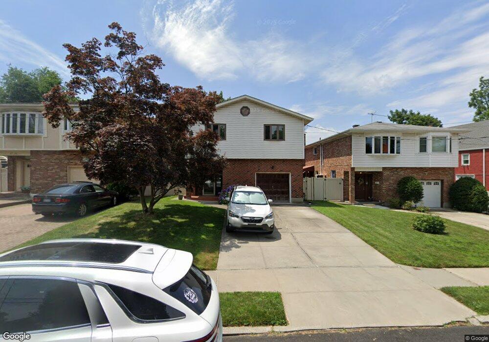 4722 Glenwood St, Little Neck, NY 11362 - photo 1